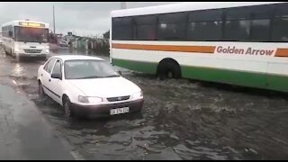 Sourth Africa - Cape Town - Heavy Rain (Video) (2Z8)