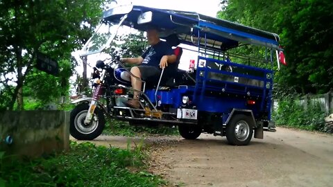 ชีวิตของฉันในประเทศไทย - Tuk Tuk Thailand - Isaan Style "Skylab Jumbo" Max Custom Extended