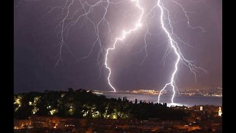 Top 5 Crazy Lightning Strikes Caught on Video Camera