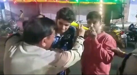 Police Punished Boys who disturbed Person's in Fair😁😁🤣🤣