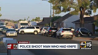 Phoenix police shoot, kill man who had knife