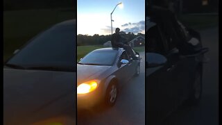 4 THUGS Steal A Car In Broad Daylight
