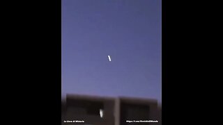 UFO Sighting 🛸 UAP 🛸 China ~ A person captures an unusual Luminous Object changes direction