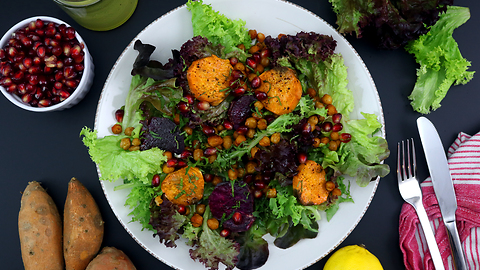 Geröstete Süßkartoffeln und Kichererbsen Salat