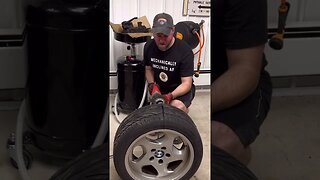 How to balance a tire #mechanic #diy #tire #mechanic #automotive #cars #wheels