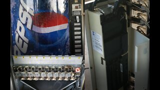 How a soda machine works - Dixie Narco vending machine