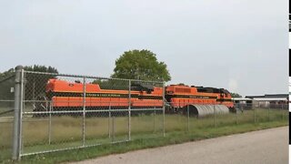 E&LS RS12 Baldwin #300 and GP38 #400 preparing for the “Shippers Special”