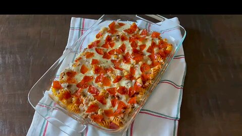 Easy Pepperoni Pizza .