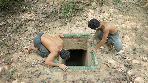 How to Build a Secret Underground House in The Jungle Alone