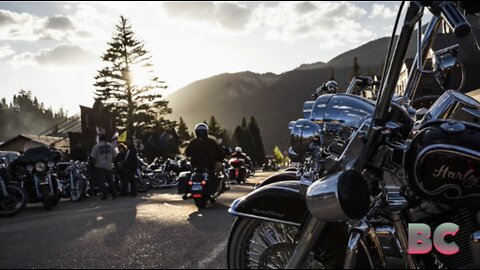 3 killed in shootout involving outlaw biker gangs at New Mexico motorcycle rally