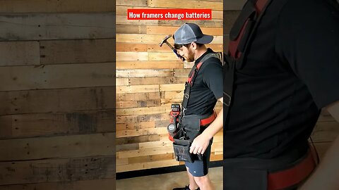 how framers change power tool batteries #construction #lifehacks #carpenter