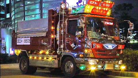 Cruising In Japan's Famous Deco Art Trucks