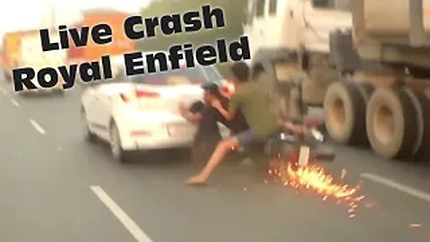 LIVE CRASH ACCIDENT | ROYAL ENFIELD LIVE CRASH 😳