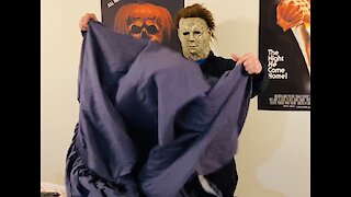 Michael Myers VS Fitted Sheet
