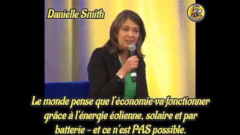 Danielle Smith participe à une discussion au Sommet sur le climat de l’Alberta à Calgary.