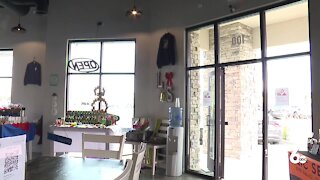 Local business holds holiday market to support artists
