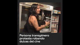 Persona transgénero organiza protesta por “acto de discriminación” en cine mexicano