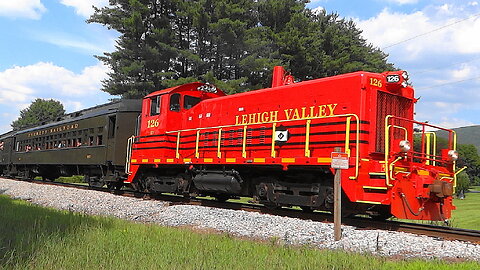 Everette Railroad "Morrisons Cove Parade" Excursion Train