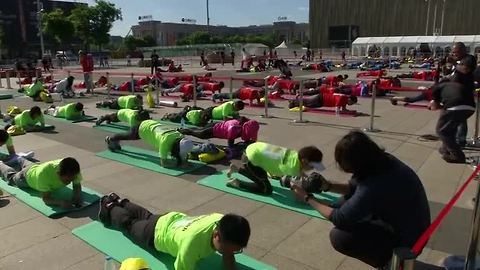 World planking record set in Beijing