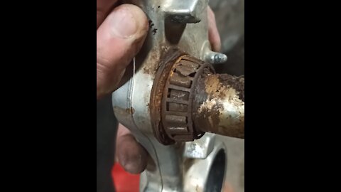 Dirt as bearing grease | Honda steering bearing change