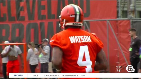 First look at Deshaun Watson on the field during Browns OTAs Wednesday