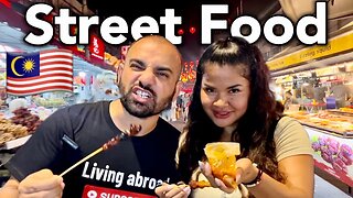 MALAYSIAN street FOOD tour in Kuala Lumpur (it's CHEAP but is it any good?)