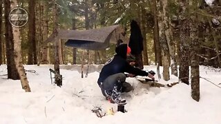 Camp in a hammock in winter 4