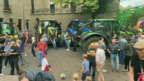 Resolved Dutch Farmers Take to the Streets of Enschede and Occupy Town Hall Square