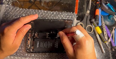 IPHONE XR LCD SCREEN , BATTERY & CAMERA LENS REPAIR