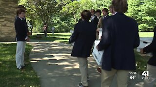 Rockhurst High School pallbearers voluntarily show up for death