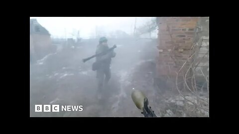 Ukraine frontline: street fighting as Russian troops attack Bakhmut - BBC News