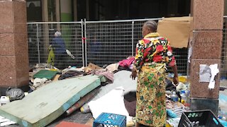 SOUTH AFRICA - Cape Town - Refugees violently removed from Cape Town CBD (Video) (Sve)