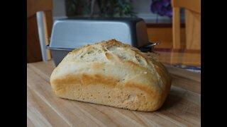 World’s Easiest No-Knead Sandwich Bread using a Poor Man’s Dutch Oven