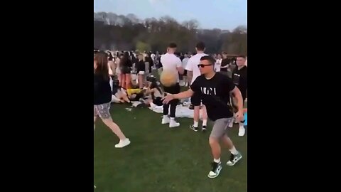 BALL HITS CHICK IN THE HEAD AT COACHELLA!