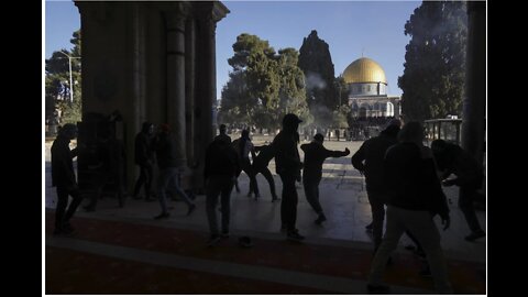 More than 150 injured in violent clashes at Jerusalem holy site