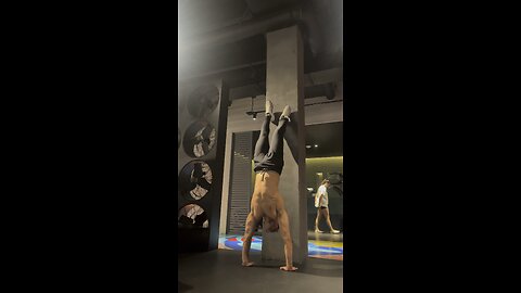 Handstand pushups