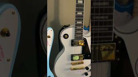 Chibson White Beauty Les Paul Vs Chibson Firebird!