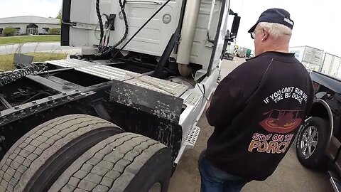 Walk-around truck inspection - According to 50+ years trucking veteran