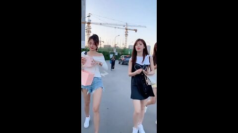 小姐姐今天收到遠方的朋友送來的禮物好開心哦@蘇寧️朱莉@春曉@門門本人@劉婷@斌斌【豪哥車模之家】