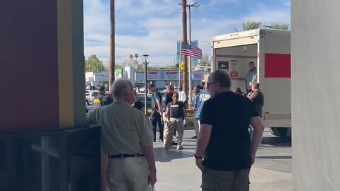 Video shows police raid at Boulevard Mall in Las Vegas