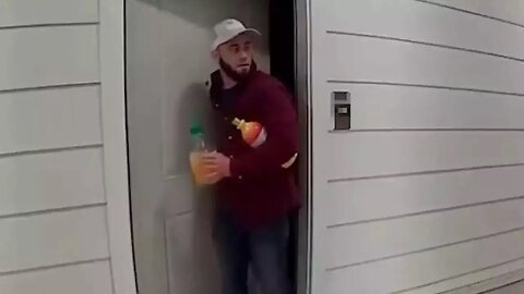 Florida man breaks into apartment, steals ingredients to make screwdriver cocktail.