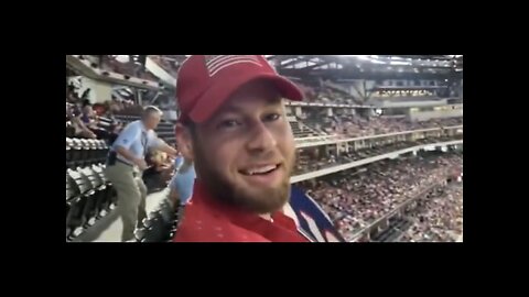 PRO~TRUMP SUPPORTER ARRESTED🏳️⚾️🚯👮‍♂️🚨FOR HANGING UP A TRUMP WON FLAG🏳️🛃🚹⚾️🚓💫