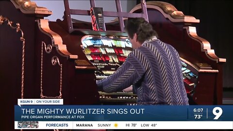 Mighty Wurlitzer organ to accompany silent movie Fox Theater