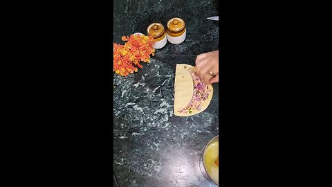 very crispy restaurant style onion prantha recipe