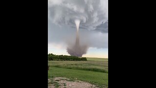 HUGE TORNADO🌪️MOVES THROUGH SOUTH DAKOTA🌪️🌧️💫