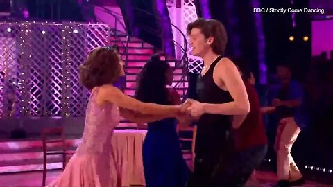 Bobby Brazier and Dianne Buswell fumble iconic Dirty Dancing lift #dirtydancing #dancing #bbc