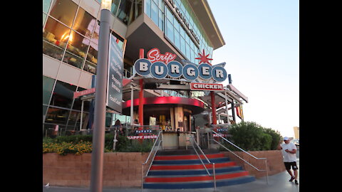 I Visit Stripburger for a Bite to Eat on the Las Vegas Strip