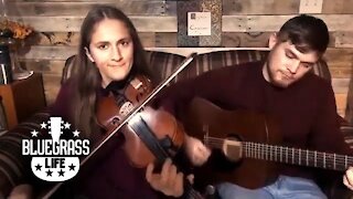 "Fiddle Fingers" by Hannah & Benjamin of the Farnum Family | Bluegrass Life