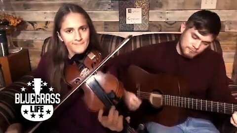 "Fiddle Fingers" by Hannah & Benjamin of the Farnum Family | Bluegrass Life