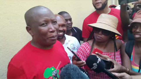 Watch: EFF’s Malema Outside Present Ramaphosa’s Official Residence (1)